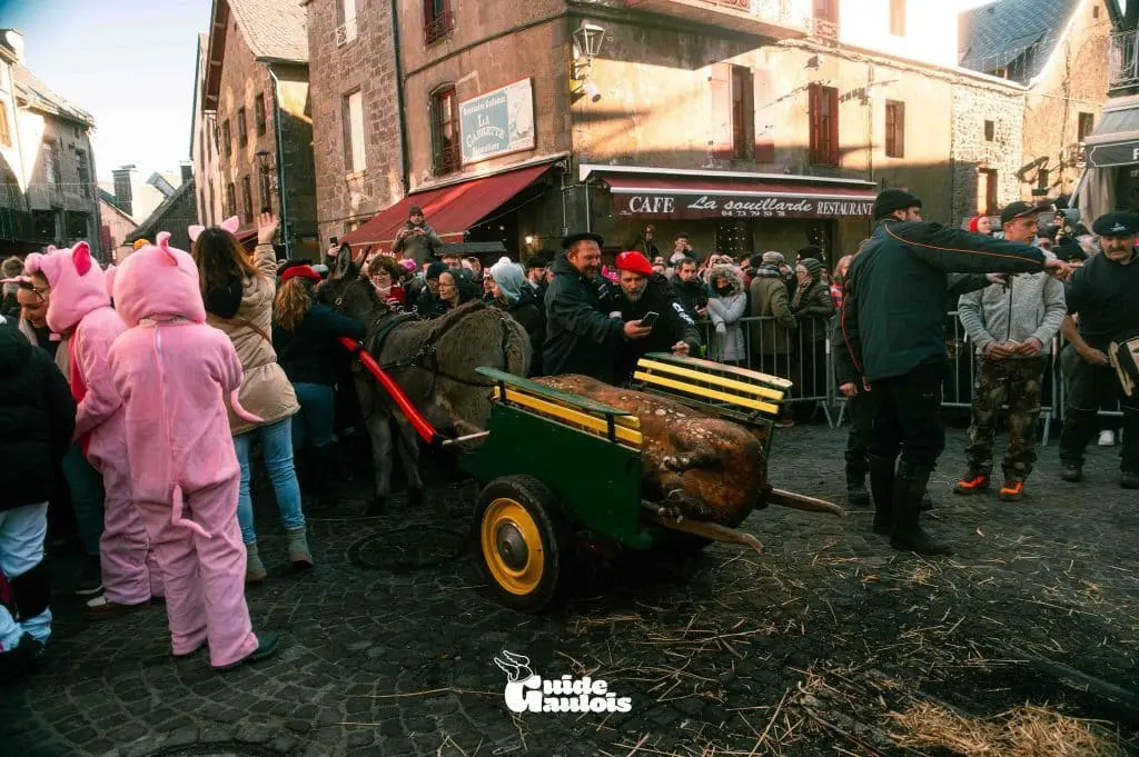 La Saint-Cochon : une fête incontournable pour les bons vivants – article du blog Guide Gaulois sur les fêtes populaires et traditions locales