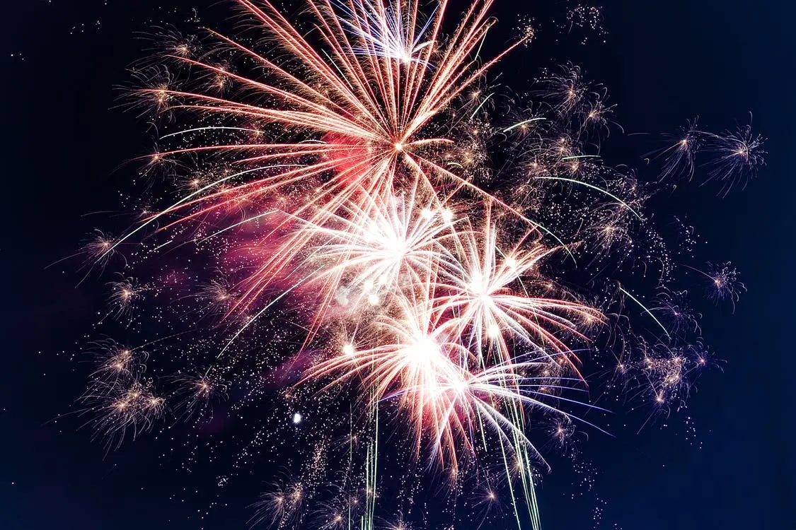 REPORTE Feu d'artifice et marché de producteurs