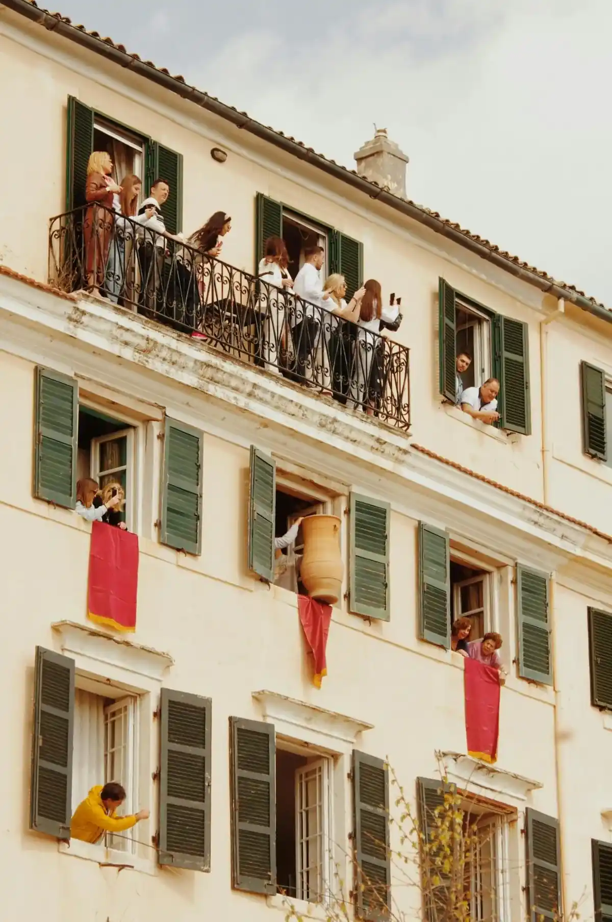 Samedi Saint à Corfou - tradition des Botides